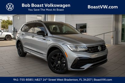 Certified 2022 Volkswagen Tiguan SE R-Line