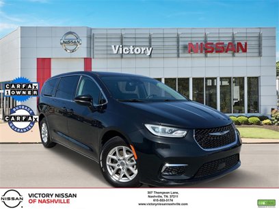 Used 2023 Chrysler Pacifica Touring-L