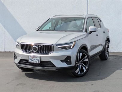 Used 2025 Volvo XC40 B5 Ultra w/ Climate Package