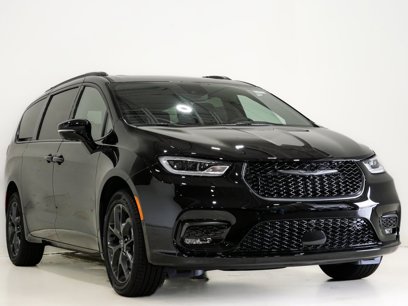 New 2026 Chrysler Pacifica Limited