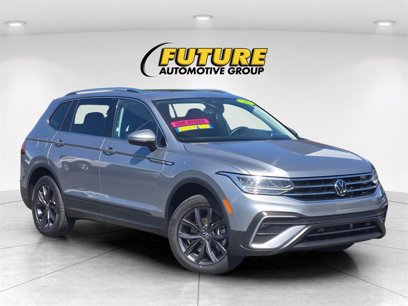 Used 2022 Volkswagen Tiguan SE w/ Panoramic Sunroof Package
