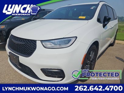 Used 2023 Chrysler Pacifica Limited w/ S Appearance Package