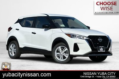 New 2025 Nissan Kicks Play S