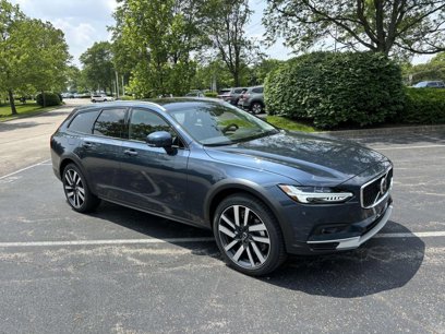 New 2025 Volvo V90 B6 Cross Country Ultra w/ Protection Package Premier