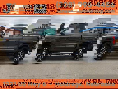 Used 2023 Chevrolet Colorado Z71 w/ Z71 Convenience Package 2