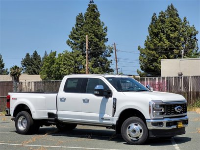 New 2025 Ford F350 Lariat w/ Lariat Ultimate Package