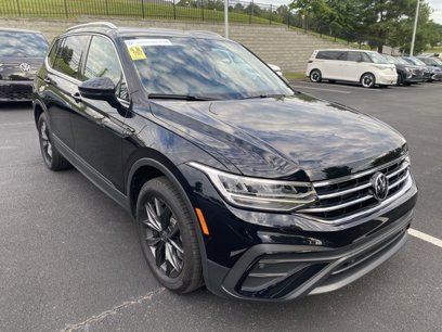 Certified 2024 Volkswagen Tiguan SE w/ Panoramic Sunroof Package