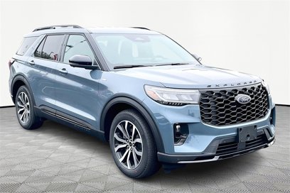 New 2025 Ford Explorer ST-Line w/ Premium Package