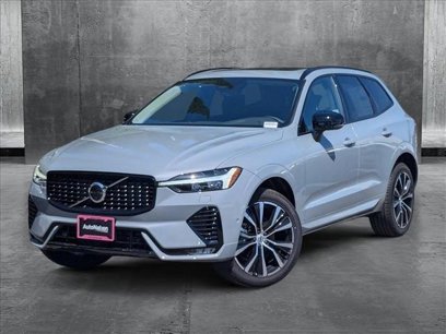 New 2025 Volvo XC60 B5 Plus w/ Climate Package PRO