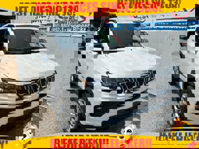 New 2025 Jeep Compass Latitude w/ Convenience Group