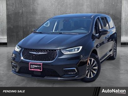 Used 2022 Chrysler Pacifica Touring-L