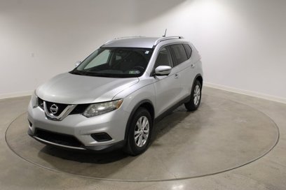 Used 2016 Nissan Rogue SV w/ SV Premium Package