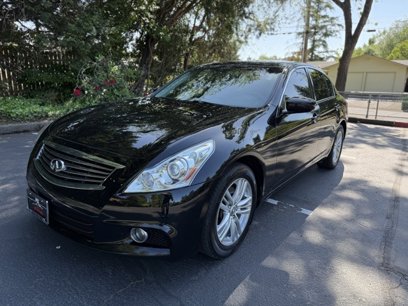 Used 2013 INFINITI G37 x w/ Premium Pkg
