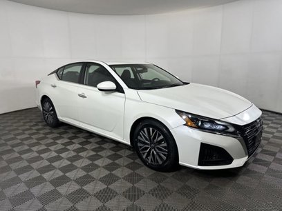 Used 2023 Nissan Altima 2.5 SV