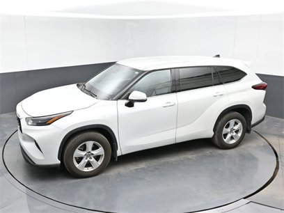 Used 2022 Toyota Highlander LE