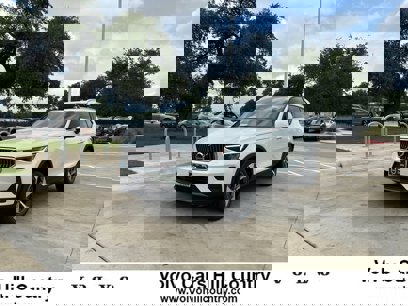New 2025 Volvo XC40 B5 Core w/ Protection Package Premier