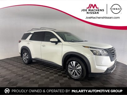 Certified 2023 Nissan Pathfinder SL w/ Lighting Package (N92)