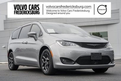 Used 2019 Chrysler Pacifica Limited w/ Advanced Safetytec Group