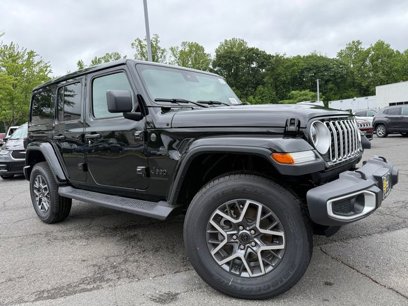 New 2025 Jeep Wrangler Sahara w/ Safety Group