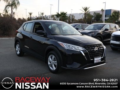 New 2025 Nissan Kicks S