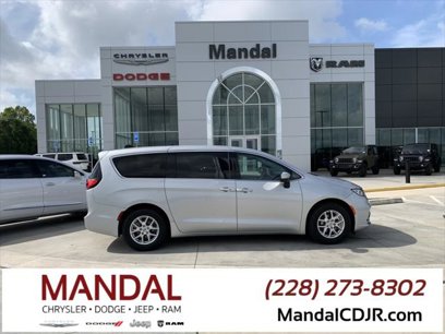 Certified 2023 Chrysler Pacifica Touring-L