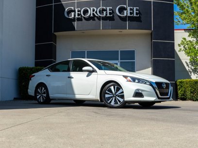 Used 2021 Nissan Altima 2.5 SV w/ SV Premium Package