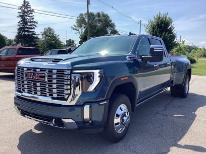 New 2025 GMC Sierra 3500 Denali w/ Denali Reserve Package