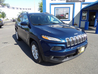 Used 2018 Jeep Cherokee Latitude w/ Cold Weather Group