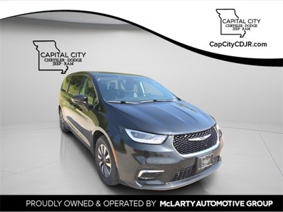 Used 2024 Chrysler Pacifica Select