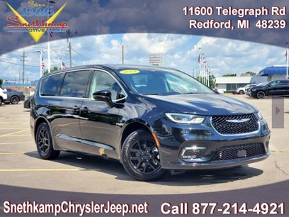 Used 2024 Chrysler Pacifica Touring-L
