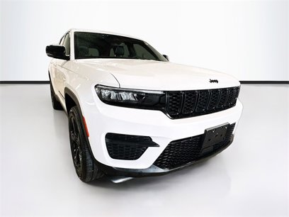 Used 2023 Jeep Grand Cherokee Altitude