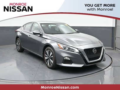 Used 2022 Nissan Altima 2.5 SV w/ SV Premium Package