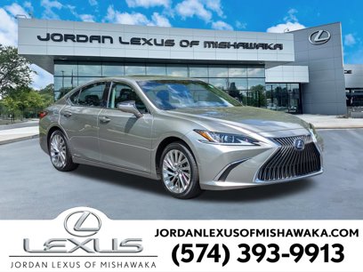 Used 2020 Lexus ES 300h w/ Luxury Package