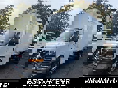 New 2024 GMC Savana 3500 Extended w/ Power Convenience Package