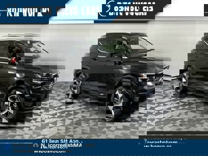 New 2025 Volvo XC40 B5 Core w/ Protection Package Premier