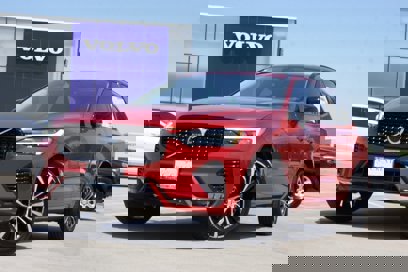 New 2025 Volvo XC60 B5 Plus w/ Protection Package Premier