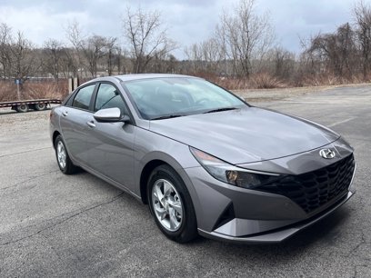 Used 2022 Hyundai Elantra SE
