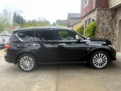 Used 2017 INFINITI QX80 4WD w/ Deluxe Technology Package