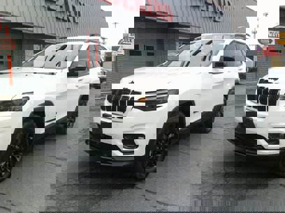 Used 2023 Jeep Cherokee Altitude Lux