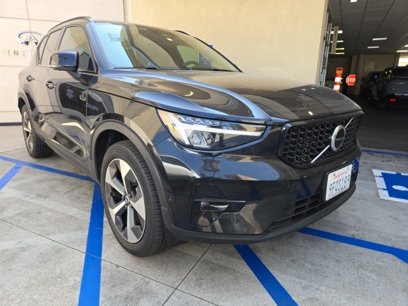Used 2023 Volvo XC40 B4 Ultimate