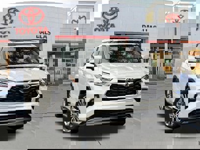 Used 2024 Toyota Highlander Platinum