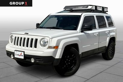 Used 2016 Jeep Patriot Latitude w/ Sun/Sound Group