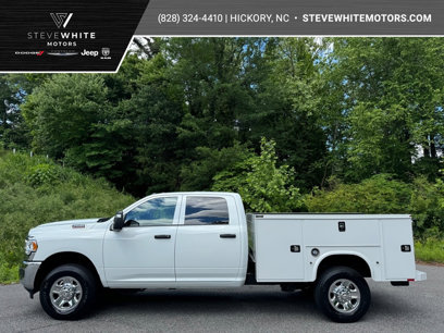 New 2024 RAM 2500 Tradesman w/ Chrome Appearance Group