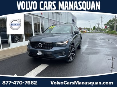Certified 2022 Volvo XC40 T5 R-Design w/ Advanced Package