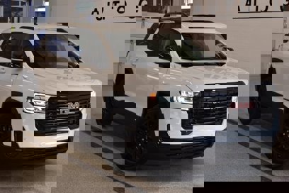 Used 2022 GMC Acadia SLE w/ Driver Convenience Package
