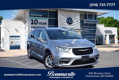 Used 2021 Chrysler Pacifica Touring w/ Cold Weather Group