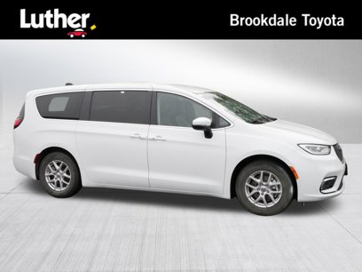 Used 2023 Chrysler Pacifica Touring-L