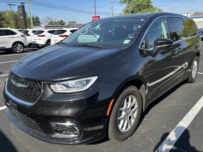 Used 2023 Chrysler Pacifica Touring-L