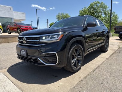 Certified 2022 Volkswagen Atlas Cross Sport SEL R-Line w/ Cross Sport MDO Package