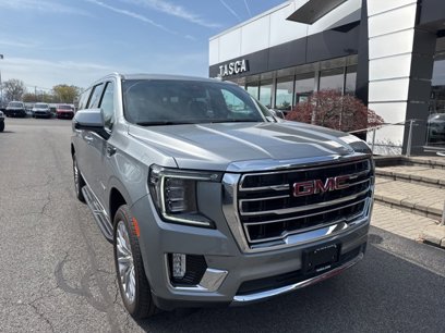 New 2024 GMC Yukon XL SLT w/ SLT Luxury Package